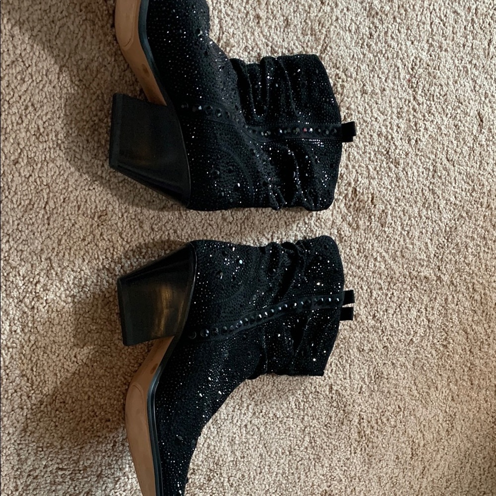 Elegant Black Ankle Boots - Picture 4 of 7